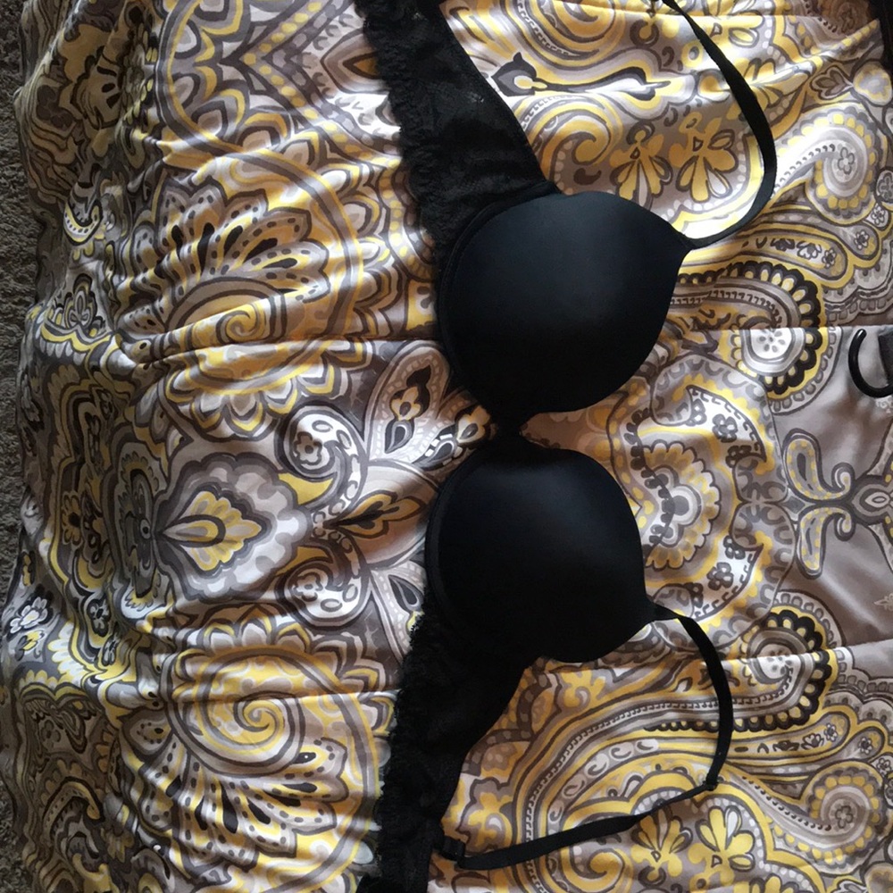 Black T-shirt Bra